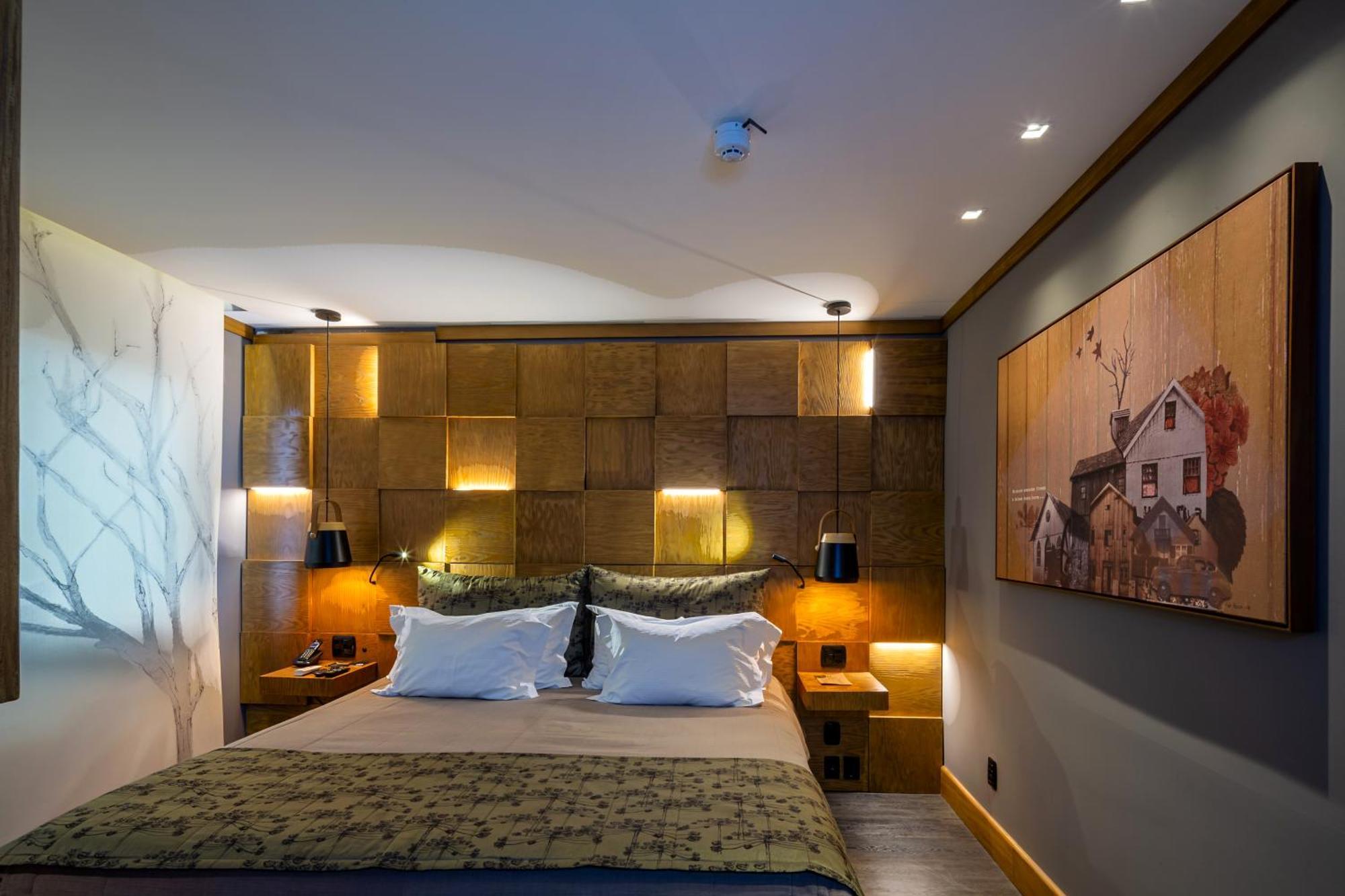 Wood Hotel Gramado Rum bild